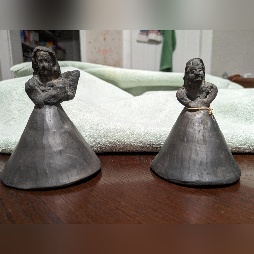 Vintage barro negro angel bell Oaxaca Mexico circa 1940s, Mexican folk art black